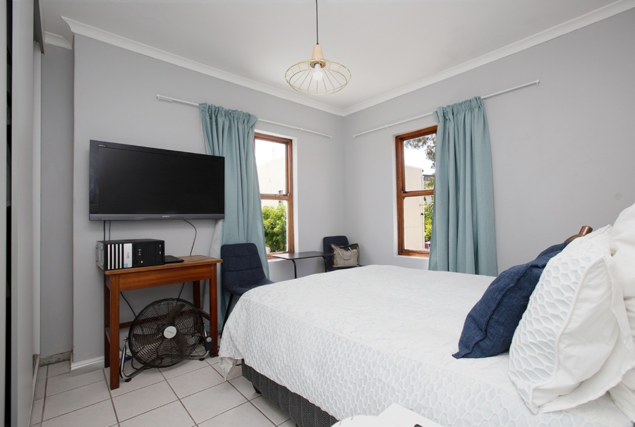 To Let 2 Bedroom Property for Rent in Wynberg Western Cape